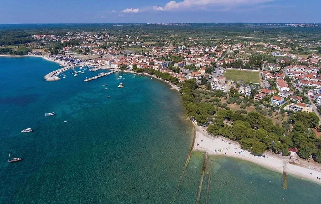 Apartments Villa Leonard - Modern Stay With Private Rooftop Jacuzzi & Sea Views, Barbariga, Vodnjan, Istria, Croatia  Barbariga
