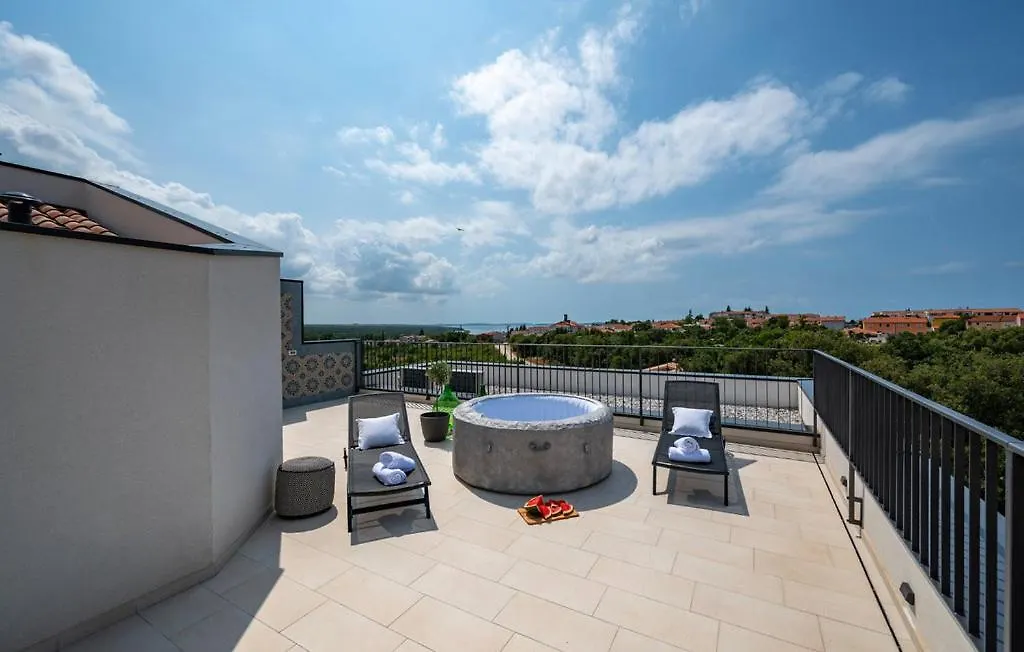 Apartments Villa Leonard - Modern Stay With Private Rooftop Jacuzzi & Sea Views, Barbariga, Vodnjan, Istria, Croatia
